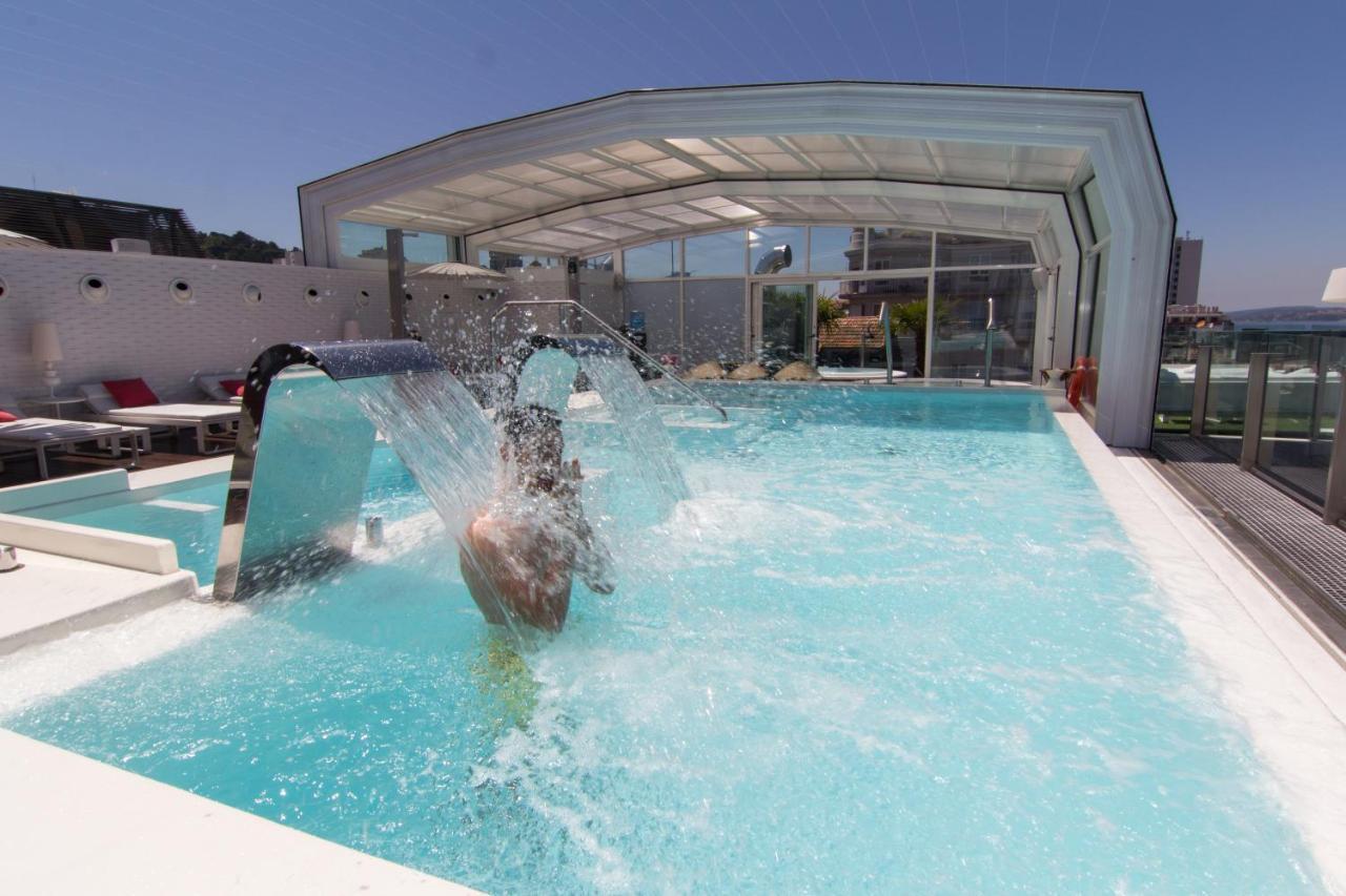 Gran Hotel Nagari Boutique & Spa Vigo Exteriér fotografie The pool at the hotel