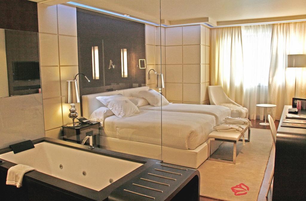 Gran Hotel Nagari Boutique & Spa Vigo Exteriér fotografie A room at the Mandarin Oriental, Milan